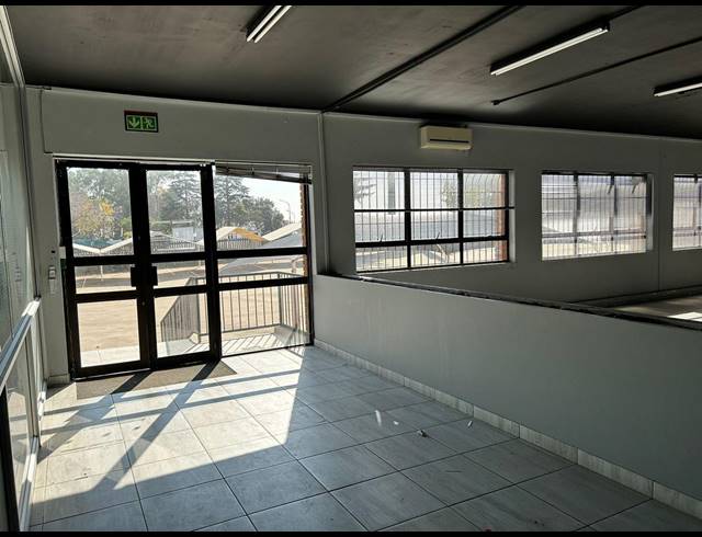 5,822M² WAREHOUSE TO LET IN KELVIN